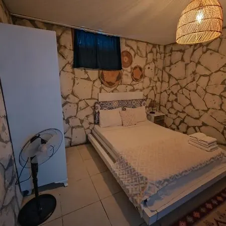 Mor Salkim Konagi מלון *