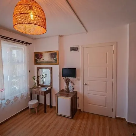 Mor Salkim Konagi Szálloda Alacati