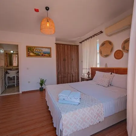 Mor Salkim Konagi Hotel Alaçatı
